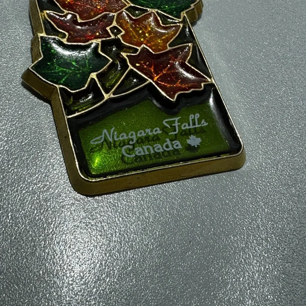 Niagara Falls Canada Leaf Keychain Key‎ Ring